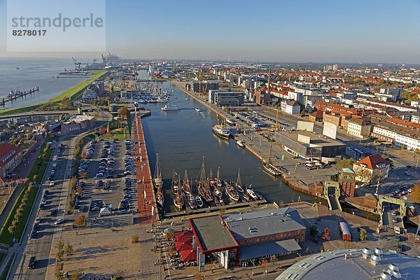 Neuer Hafen und Auswandererhaus  Bremerhaven  Deutschland  Europa