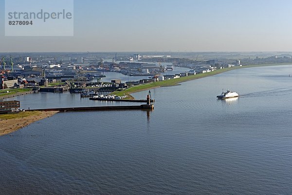 Fähre an der Geestemündung  Bremerhaven  Deutschland  Europa