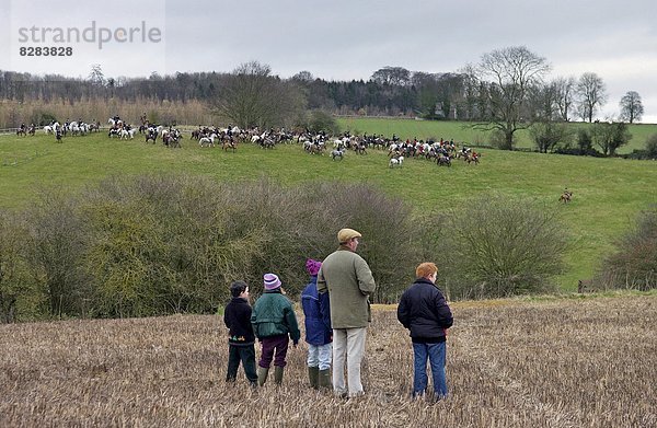 Tag  geselliges Beisammensein  Jagd  Feld  Kreuzform  Kreuz  Kreuze  neu  Oxfordshire  Schiffswache