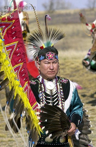 klar  tragen  Tradition  Indianer  Kostüm - Faschingskostüm  Kanada  kanadisch  Kleid  Erbe