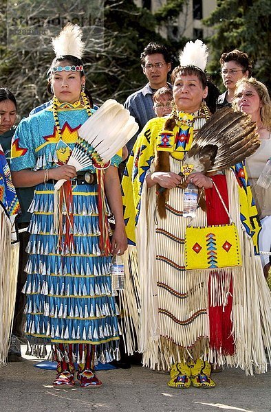 zeigen  Tradition  streichen  streicht  streichend  anstreichen  anstreichend  Kostüm - Faschingskostüm  Kanada  Erbe
