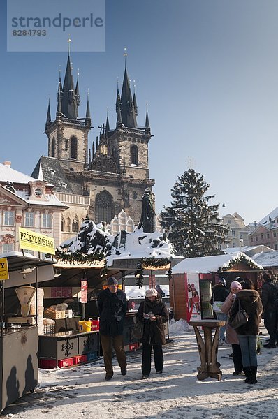 Prag  Hauptstadt  Europa  bedecken  Kirche  Weihnachten  Tschechische Republik  Tschechien  Tyn  Markt  Schnee