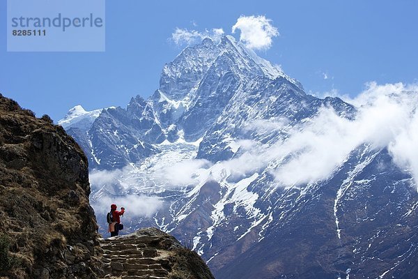 zwischen  inmitten  mitten  folgen  Hotel  Ansicht  Basar  Himalaya  Mount Everest  Sagarmatha  UNESCO-Welterbe  Asien  Nepal