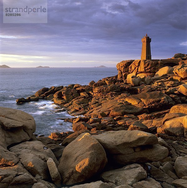 Frankreich Europa Küste Leuchtturm pink Bretagne Cote de Granit Rose Granit Ploumanach