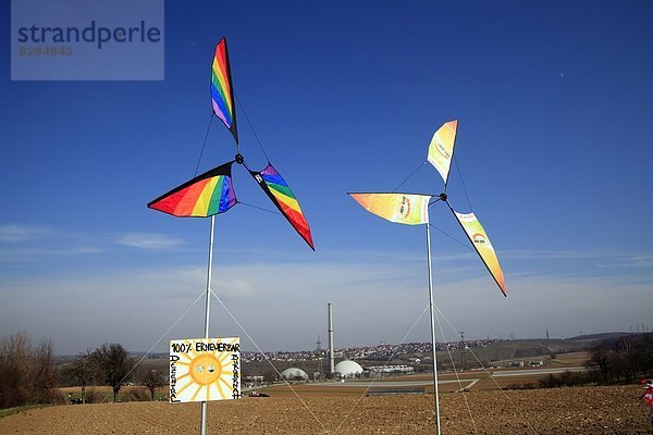 Europa frontal Windrädchen Windrad Atomkraftwerk Deutschland Neckarwestheim Baden-Württemberg