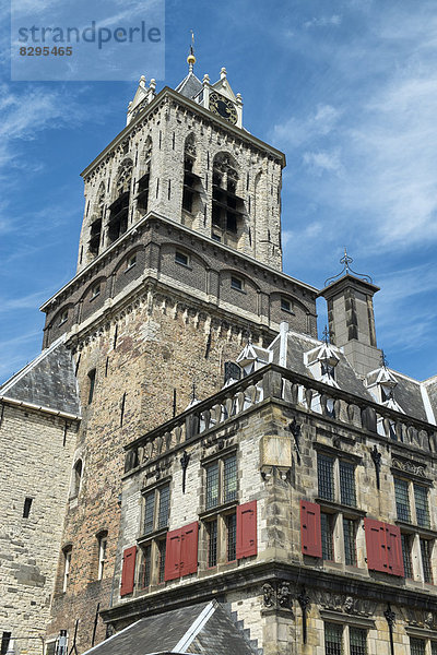 Niederlande  Delft  Alter Rathausturm am Marktplatz