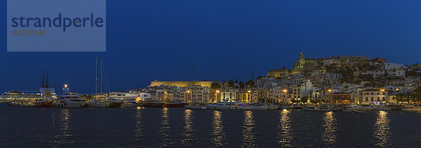 Spain  Balearic Islands  Ibiza  View of old town with harbor and Dalt Vila