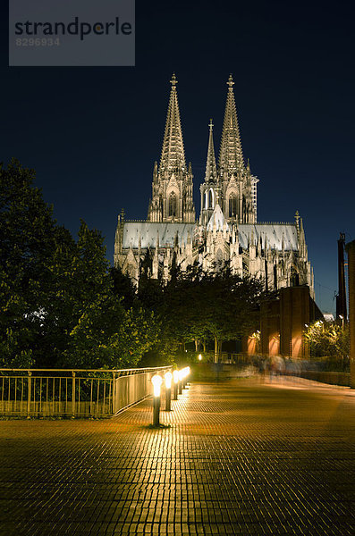 Germany  North Rhine Westphalia  Cologne  Cologne Cathedral by night