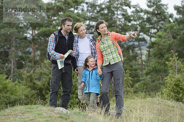 Familie auf einer Wanderung