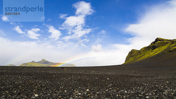 Island  Kirkjubaerklaustur  Regenbogen