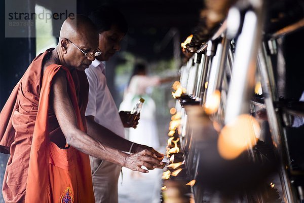 Gebet  fünfstöckig  Buddhismus  groß  großes  großer  große  großen  Anuradhapura  Asien  Kloster  Mönch  Sri Lanka