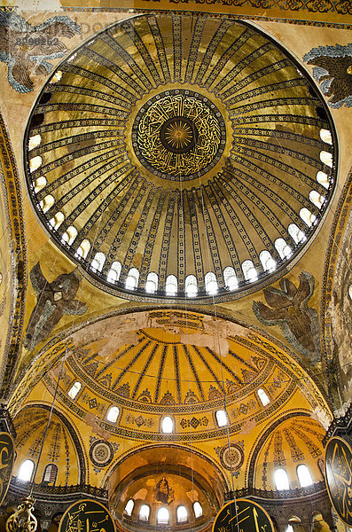 Kuppel der Hagia Sophia  Istanbul  Türkei