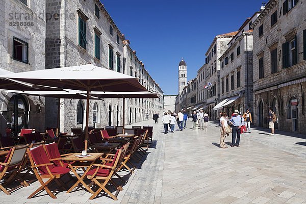 Europa Straße Fernverkehrsstraße Cafe Altstadt UNESCO-Welterbe Kroatien Dalmatien Dubrovnik