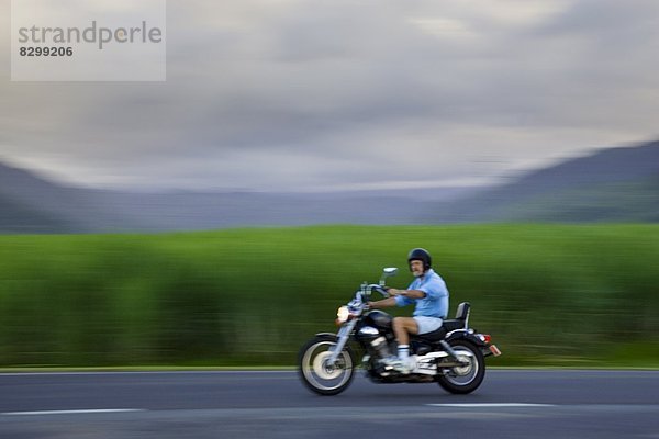 Spazierstock  Stock  Verbindung  Feld  Zucker  Trinkwasser  Wasser  Motorradfahrer  Australien