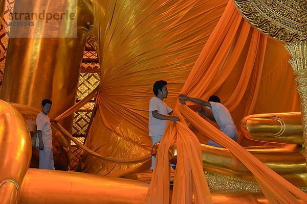 Kleidung  Fotografie  Angebot  Südostasien  UNESCO-Welterbe  Ayuthaya  Mönch  Asien  Buddha  Thailand  Wat Phanan Choeng