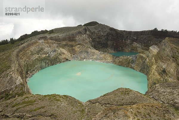 Farbaufnahme  Farbe  Berggipfel  Gipfel  Spitze  Spitzen  See  Vulkan  Vielfalt  Südostasien  Krater  Asien  Indonesien