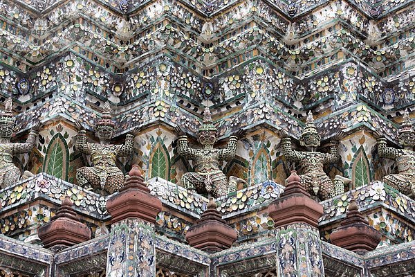 Bangkok  Hauptstadt  Detail  Details  Ausschnitt  Ausschnitte  gebraucht  benutzen  zeigen  chinesisch  Figur  Schiff  Dekoration  Produktion  Mittelpunkt  Keramik  Südostasien  Asien  zerbrochen  Jahrhundert  Dämon  Prang  Thailand  handeln  Wat Arun