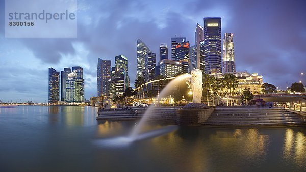 Skyline  Skylines  Großstadt  Hintergrund  Statue  Südostasien  Asien  Merlion  Singapur