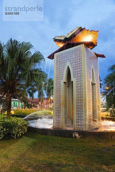 beleuchtet  Museum  Mittelpunkt  Südostasien  Asien  Abenddämmerung  Malaysia