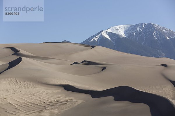 Vereinigte Staaten von Amerika  USA  Berg  Hintergrund  Sand  Nordamerika  Düne  groß  großes  großer  große  großen  Colorado