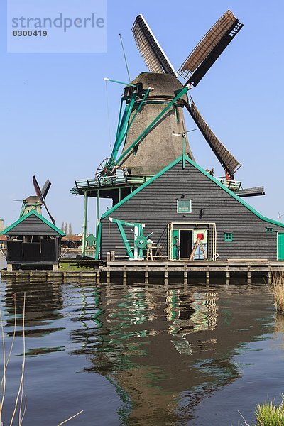 Windturbine  Windrad  Windräder  Attraktivität  arbeiten  Gebäude  Tourist  Geschichte  Fluss  Museum  Dorf  aufheben  Niederlande