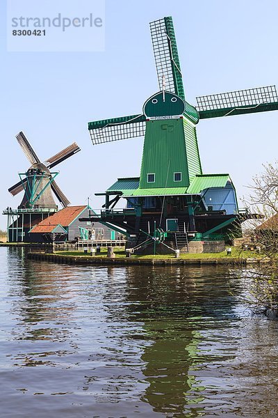 Windturbine  Windrad  Windräder  Attraktivität  arbeiten  Gebäude  Tourist  Geschichte  Fluss  Museum  Dorf  aufheben  Niederlande