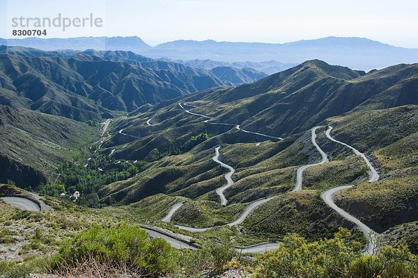 hoch  oben  Berg  beugen  gehen  Fernverkehrsstraße  Argentinien  Südamerika