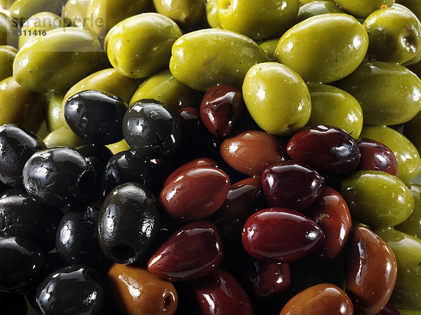 Gemischte Kalamata-Oliven  schwarze und grüne Oliven