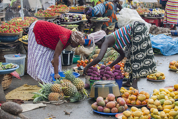 Straßenmarkt für Obst und Gemüse