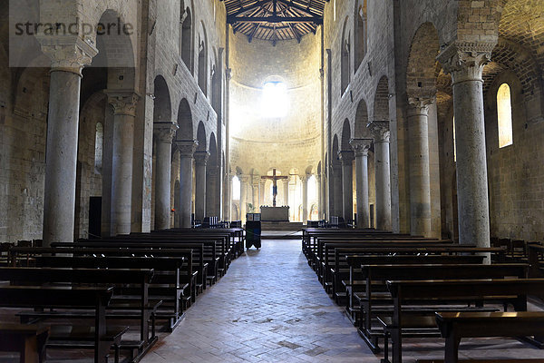 Mittelschiff  Abteikirche Abbazia di Sant?Antimo