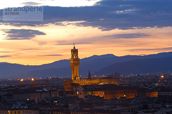 Palazzo Vecchio in der Abenddämmerung