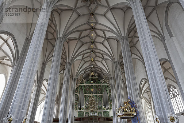 Deckengewölbe und die Sonnen-Orgel von Eugenio Casparini  Pfarrkirche St. Peter und Paul