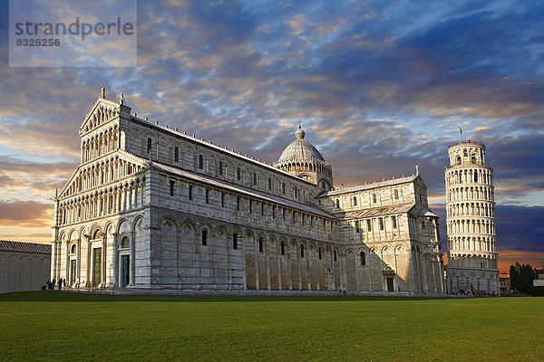 Der Dom  Cattedrale di Santa Maria Assunta  und der Schiefe Turm von Pisa