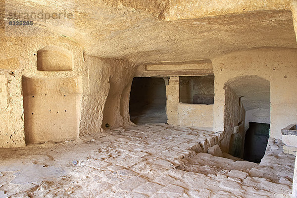 Innenraum einer alten Höhlenwohnung  auch Sassi  UNESCO Weltkulturerbe