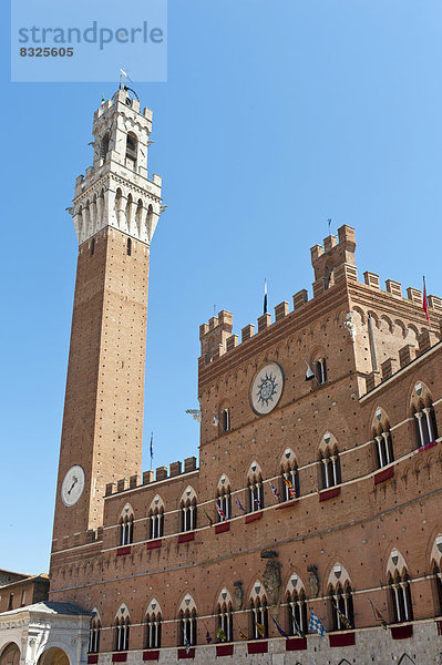Turm Torre del Mangia des Palazzo Pubblico  Piazza del Campo
