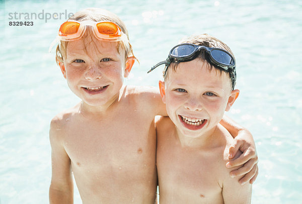 Junge - Person 2 Schwimmbad 5-6 Jahre 5 bis 6 Jahre spielen