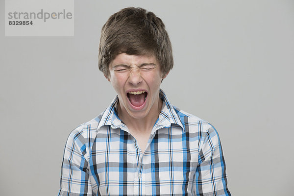 Portrait  Jugendlicher  Junge - Person  schreien  13-14 Jahre  13 bis 14 Jahre