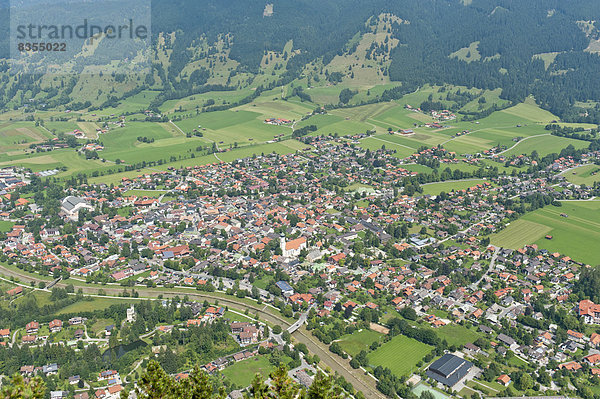 Ausblick auf Oberammergau  Bayerische Alpen  Oberammergau  Oberbayern  Bayern  Deutschland