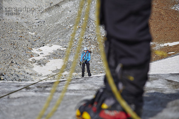 Eiskletterer am Taschachferner  Pitztal  Tirol  Österreich