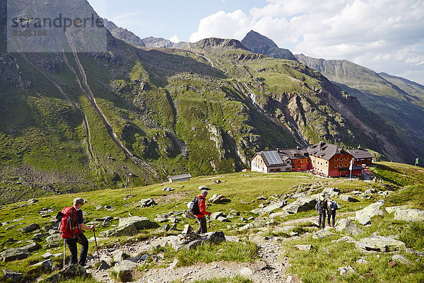Bergsteiger am Taschachhaus im Pitztal  Tirol  Österreich
