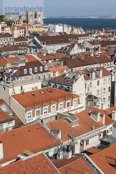 Lissabon Hauptstadt Dach über Stadt Geschichte Ansicht Aufzugsanlage Portugal