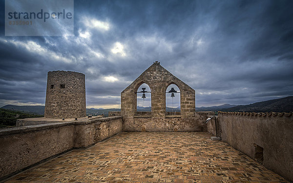 Glockenturm der Burg  Capdepera  Mallorca  Balearen  Spanien