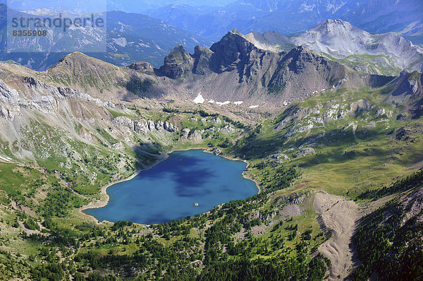 Der Bergsee Lac d'Allos  Barcelonnette  Département Alpes-de-Haute-Provence  Region Provence-Alpes-Côte d?Azur  Frankreich