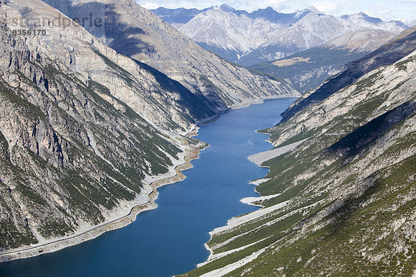 Der See Lago di Livigno  auch Lago del Gallo oder Luwinersee  Livigno  Provinz Sondrio  Lombardei  Italien