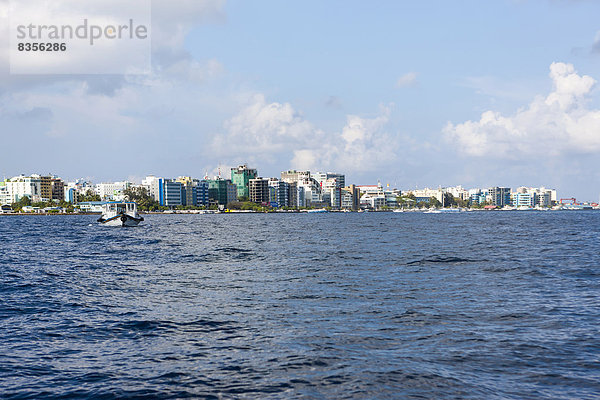 Male vom Meer aus  Malé  Nord-Malé-Atoll  Malediven