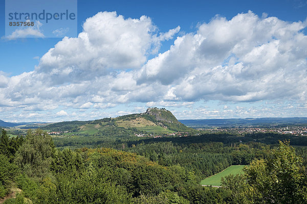 Deutschland  Baden Württemberg  Blick auf die Hegauer Landschaft  Hohentwiel