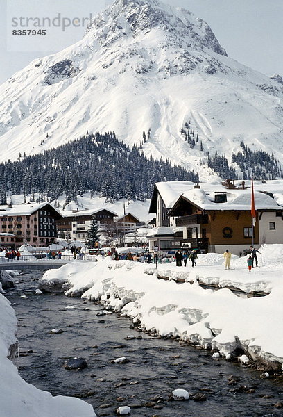 Stadt Alpen Wintersportort Lech Österreich österreichisch