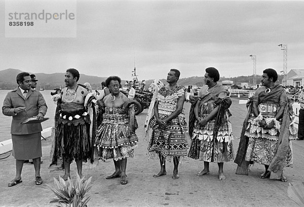 Tradition  geselliges Beisammensein  Zeremonie  reifer Erwachsene  reife Erwachsene  Teilnahme  Ethnisches Erscheinungsbild  Volksstamm  Stamm  Fiji  Pazifischer Ozean  Pazifik  Stiller Ozean  Großer Ozean