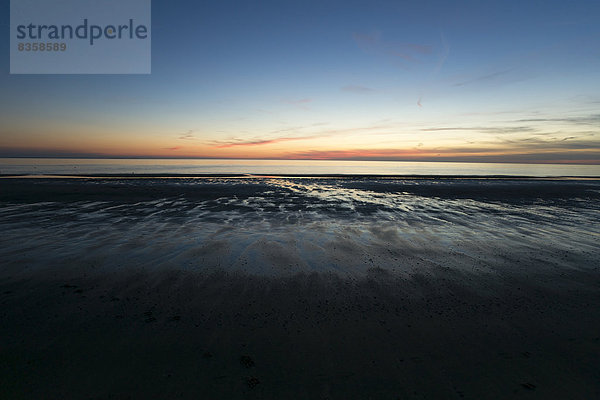 Holland  Nordsee  Küste  Ebbe  Strand bei Sonnenuntergang