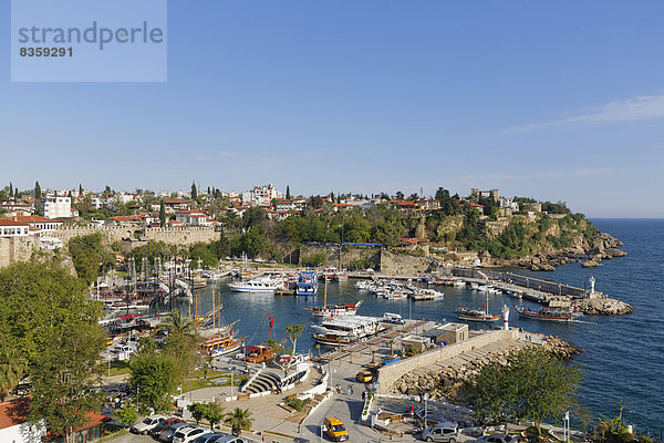 Türkei  Antalya  Altstadt und Hafen